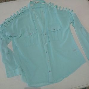 Fun shoulder cut out blouse Mint color